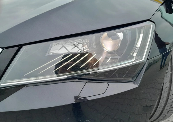 Skoda Superb cena 72900 przebieg: 125000, rok produkcji 2015 z Pakość małe 596